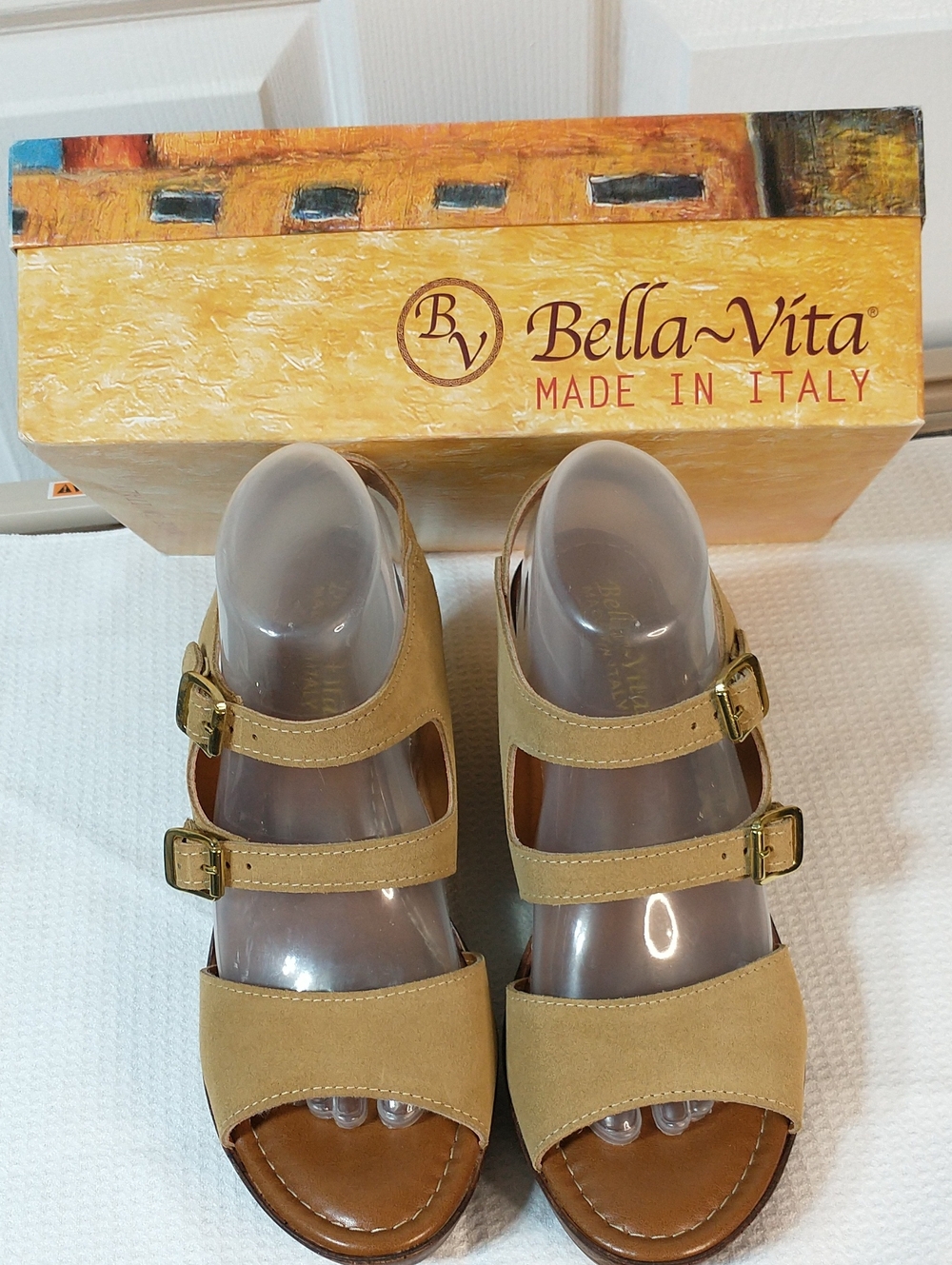 NWOT Bella Vita Size 9.5 Italian Made Suede Tan Wedge Sandals with Buckle.